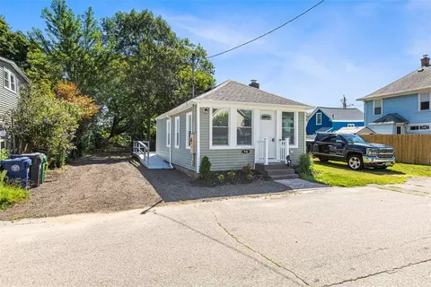 Exterior - 90 Huron St, Warwick, RI 02889 photo 8 of 10