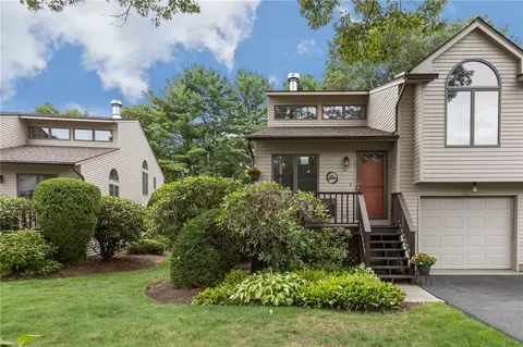 84 Cardinal Dr, North Kingstown, RI 02852