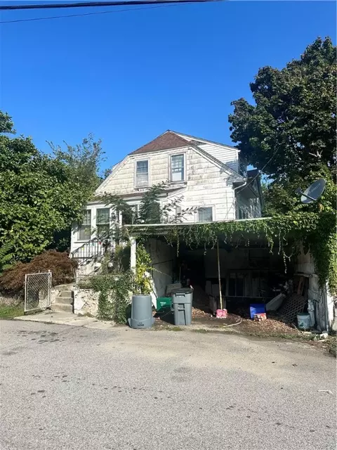17 Archer Ave, Johnston, RI 02919