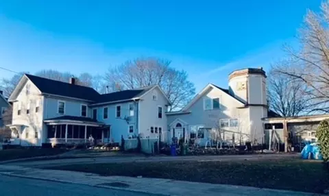 44 Dean St, Attleboro, MA 02703