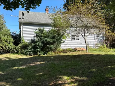 411 Tower Hill Rd, North Kingstown, RI 02852
