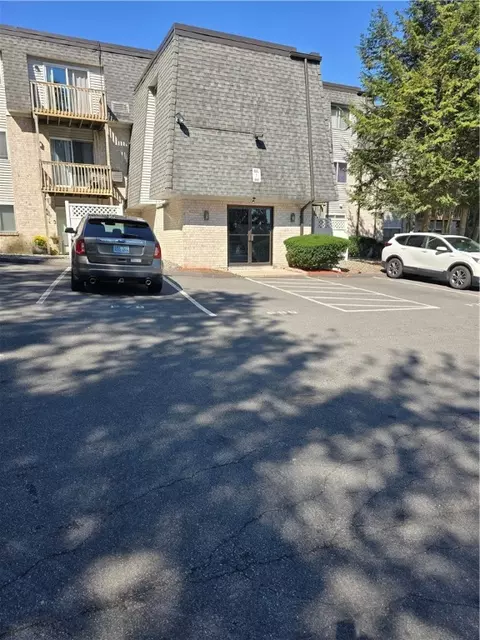 1560 Douglas Ave #F79, North Providence, RI 02904