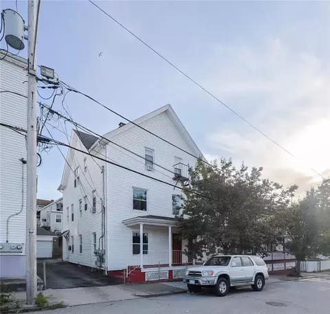 20 Barnes St, Pawtucket, RI 02860