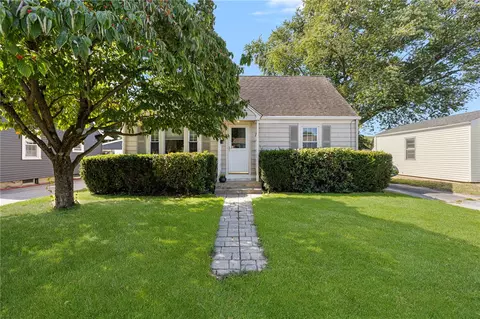 15 Saxonia Rd, Cranston, RI 02920
