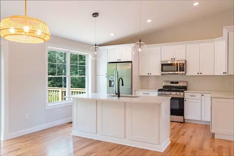 175 Alton Bradford Rd, Bradford, RI 02808