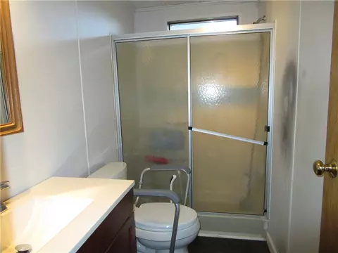 Bath - 3 Lear Dr, Coventry, RI 02816 photo 1 of 3