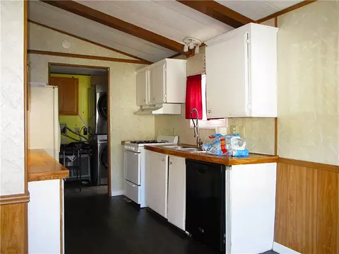 Kitchen - 3 Lear Dr, Coventry, RI 02816 photo 3 of 3