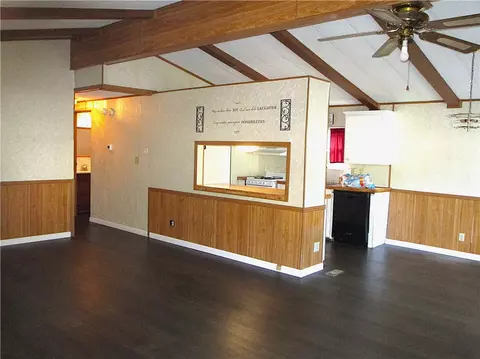 Living - 3 Lear Dr, Coventry, RI 02816 photo 2 of 4