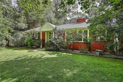 79 Linden Dr, Kingston, RI 02881