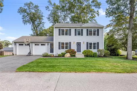 123 Terrace Ave, Cumberland, RI 02864