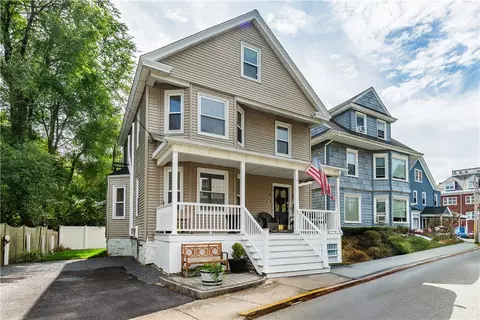 5 Gardiner St, Newport, RI 02840