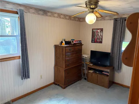 Bedroom - 100 Elberta St, Warwick, RI 02889 photo 3 of 5