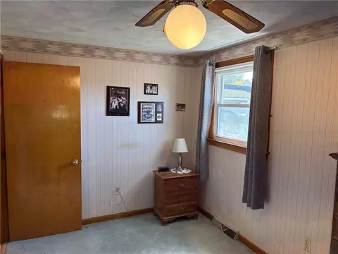 Bedroom - 100 Elberta St, Warwick, RI 02889 photo 2 of 5