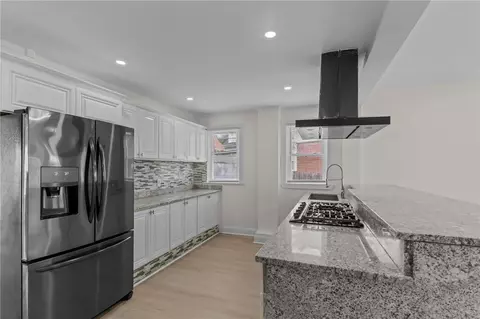 406 Killingly St, Providence, RI 02909 photo 4