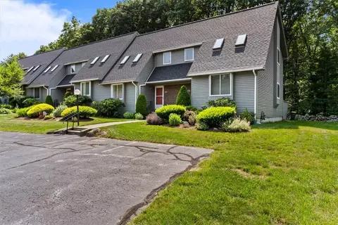 125 Smith Ave #8F, Greenville, RI 02828