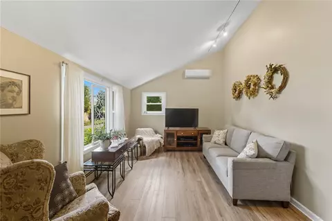 11 Observatory Rd, Warwick, RI 02888 photo 2