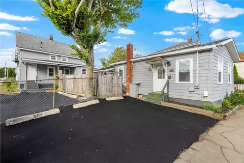 53 Ottawa St, West Warwick, RI 02893