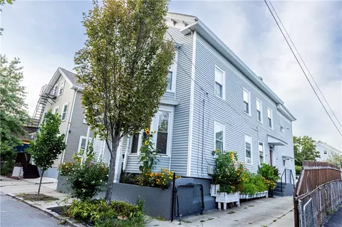 89 Superior St, Providence, RI 02907