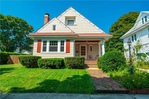 17 Marden St, Cranston, RI 02910
