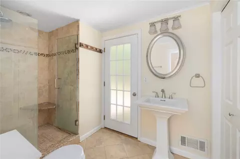 45 Cushing Rd, Warwick, RI 02888 photo 11