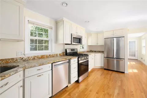 45 Cushing Rd, Warwick, RI 02888 photo 8