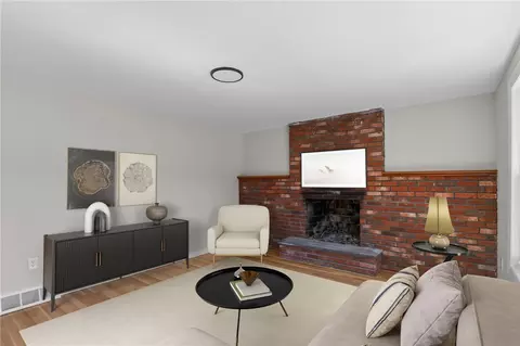 Living - 75 Marshall Ave, Warwick, RI 02886 photo 2 of 4