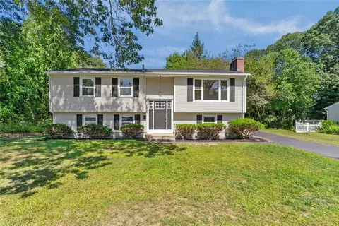 75 Marshall Ave, Warwick, RI 02886
