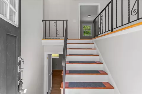 Entry Way - 75 Marshall Ave, Warwick, RI 02886 photo 1 of 2