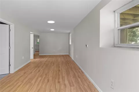 Living - 75 Marshall Ave, Warwick, RI 02886 photo 4 of 4