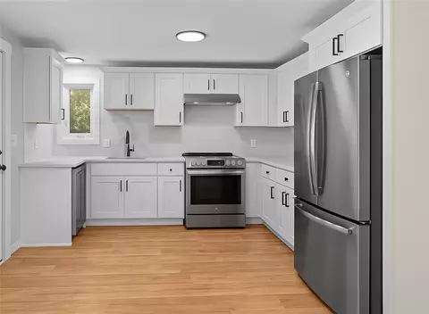 Kitchen - 75 Marshall Ave, Warwick, RI 02886 photo 1 of 2