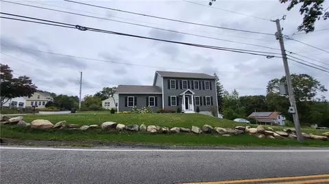 498 Hill St, Coventry, RI 02816