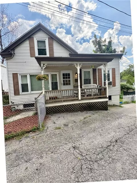 283 Front St, Woonsocket, RI 02895