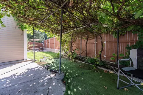 68 Northeast St, Woonsocket, RI 02895 photo 38