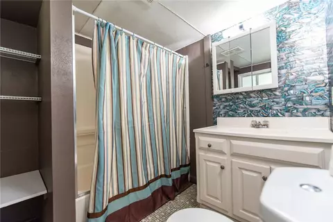 68 Northeast St, Woonsocket, RI 02895 photo 12