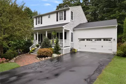 212 Orchard Woods Dr, Saunderstown, RI 02874