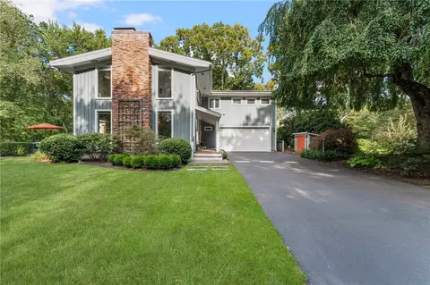 11 Half Mile Rd, Barrington, RI 02806