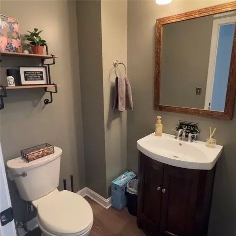 Bath - 212 Blade St, Warwick, RI 02886 photo 1 of 3