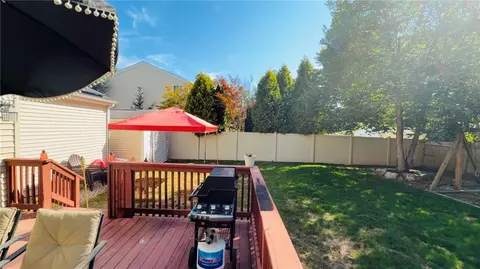 Exterior - 212 Blade St, Warwick, RI 02886 photo 8 of 10