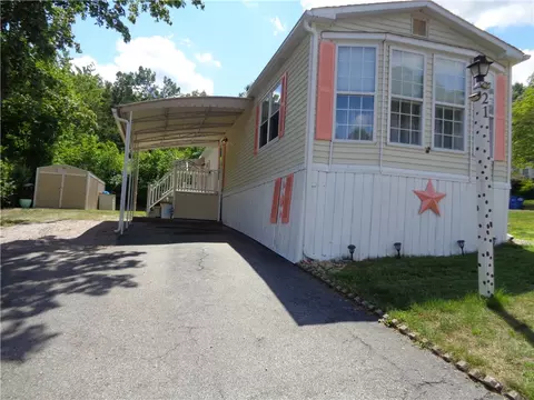 21 Cantaberry Ln, Coventry, RI 02816