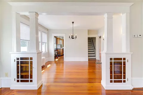 14 Delaware Ave, Warwick, RI 02888