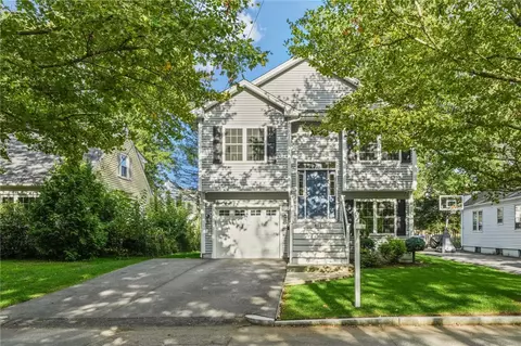 611 Pleasant Valley Pkwy, Providence, RI 02908