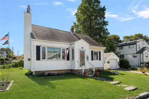 155 Evarts St, Newport, RI 02840