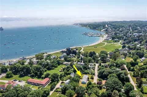16 Pennsylvania Ave, Jamestown, RI 02835