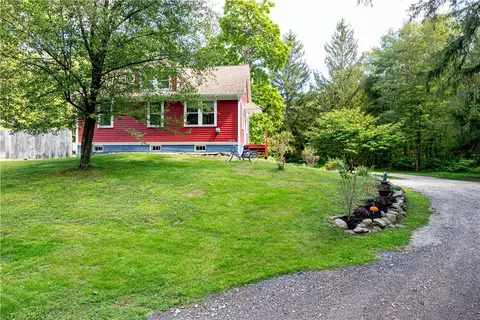 8 Boswell Trl, Foster, RI 02825
