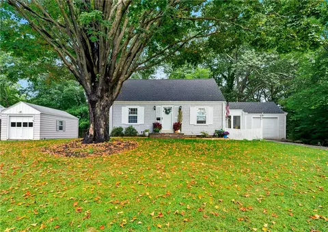 78 Jennie Ln, Warwick, RI 02889