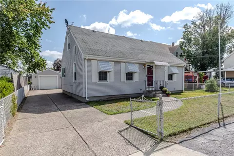 15 Gardner St, Pawtucket, RI 02861