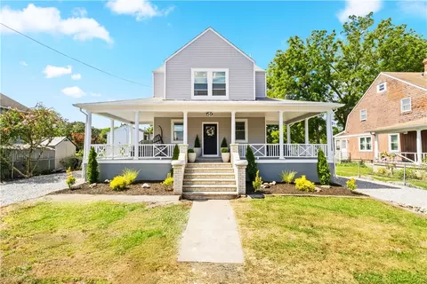 59 Wentworth Ave, Warwick, RI 02889