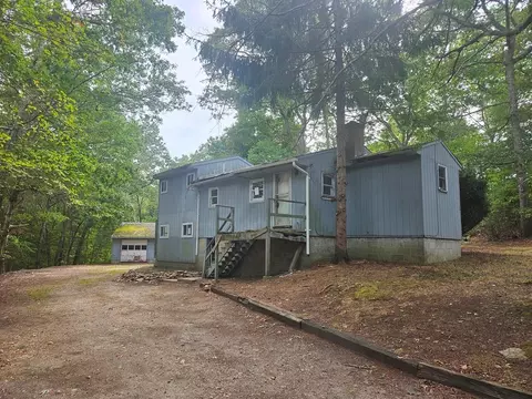 185 Burdickville Rd, Charlestown, RI 02813