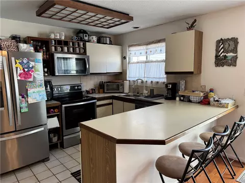 Kitchen - 794 Williamsburg Cir, Warwick, RI 02886 photo 1 of 1