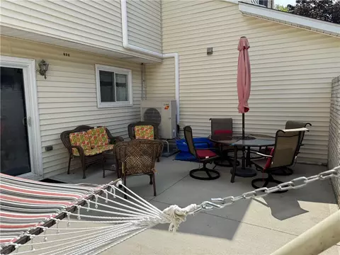 Exterior - 794 Williamsburg Cir, Warwick, RI 02886 photo 2 of 4